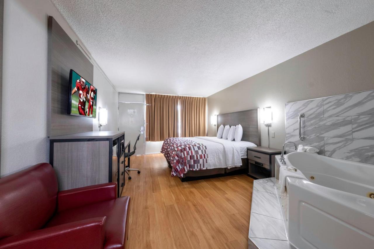 Red Roof Motel 2*